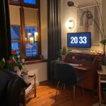 Ein kabelloses Headset mit Active-Noise-Cancelling für professionelle Telefonate im Home-Office.