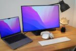 Dell UltraSharp U2724DE Monitor (68,47 cm) im modernen Home Office – ergonomisch aufgestellt mit augenschonender Technologie für ermüdungsfreies Arbeiten.