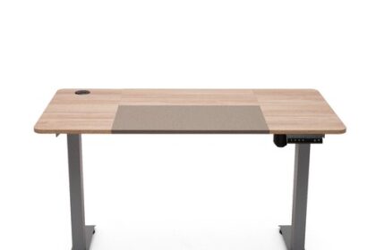 Schreibtisch – elektrisch höhenverstellbarer