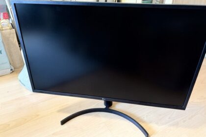 LG UltraFine 32-inch Monitor 32UK550