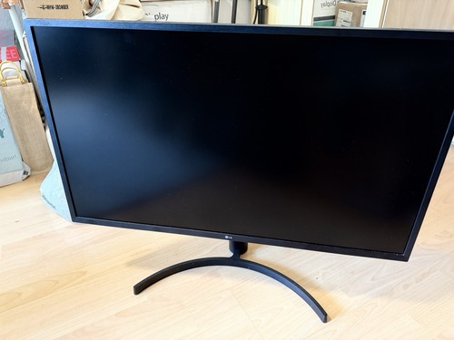 LG UltraFine 32-inch Monitor 32UK550